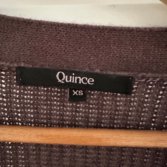 Quince Mongolian Cashmere Oversized Boyfriend Cardigan
Sweater size XS - Picture 2 of 4